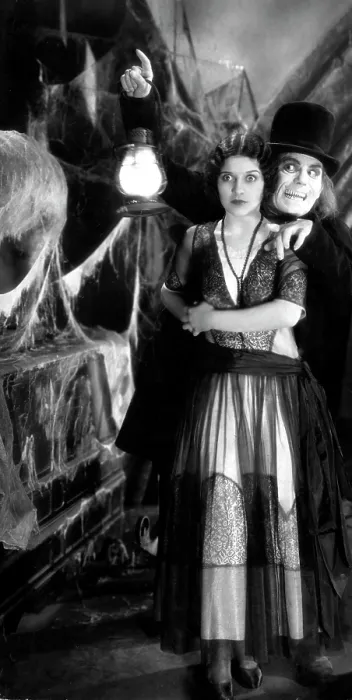 Framed Print : LONDON AFTER MIDNIGHT, Marceline Day, Lon Chaney Sr. 1927 Framed Print : LONDON AFTER MIDNIGHT, Marceline Day, Lon Chaney Sr. 1927