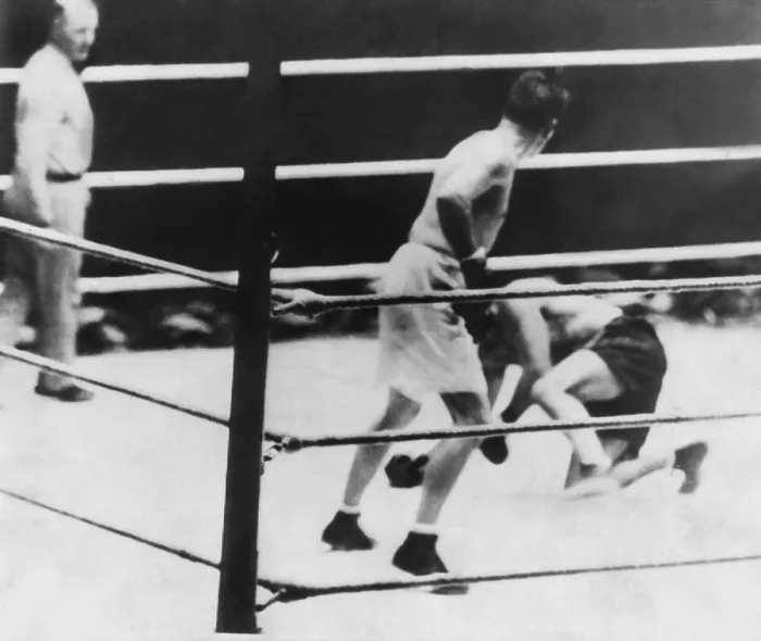 Framed Print : Long Count Fight, the Gene Tunney-Jack Dempsey boxing match of Sept. 22, 1927. Tunney knocked Dempsey down in the 8th round, but got up immediately. - (CSU_2015_5_148) Framed Print : Long Count Fight, the Gene Tunney-Jack Dempsey boxing match of Sept. 22, 1927. Tunney knocked Dempsey down in the 8th round, but got up immediately. - (CSU_2015_5_148)