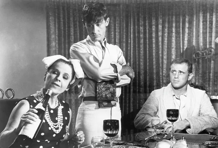 Framed Print : LORD LOVE A DUCK, Ruth Gordon, Roddy McDowall, Martin West, 1966 Framed Print : LORD LOVE A DUCK, Ruth Gordon, Roddy McDowall, Martin West, 1966