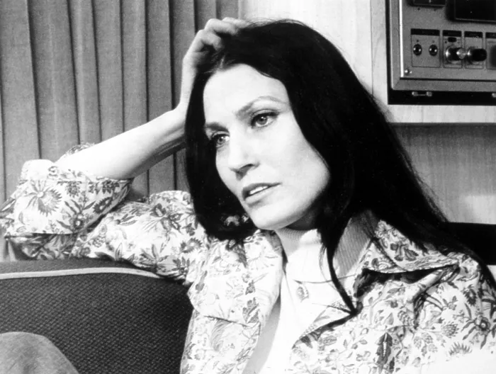 Framed Print : Loretta Lynn, 1975. Courtesy: CSU Archives  /  Everett Collection