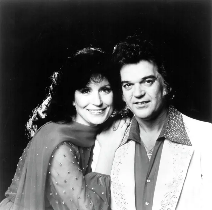 Framed Print : Loretta Lynn and Conway Twitty, circa 1978. (c)MCA Records. Courtesy: Everett Collection.. Courtesy: CSU Archives  /  Everett Collection