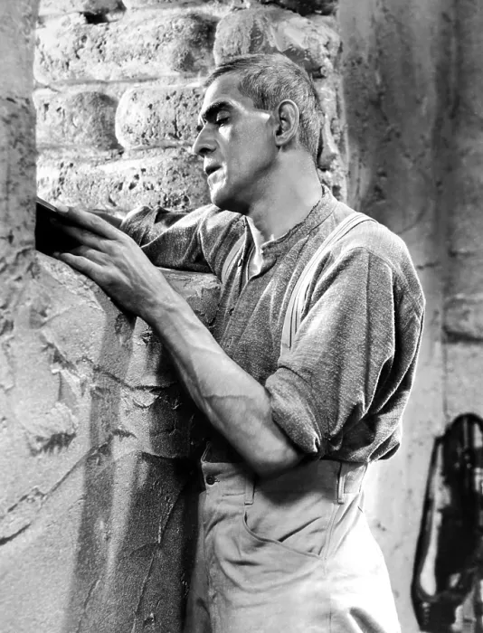 Framed Print : THE LOST PATROL, Boris Karloff, 1934 Framed Print : THE LOST PATROL, Boris Karloff, 1934