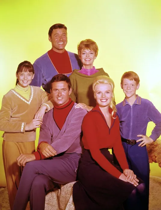 Framed Print : LOST IN SPACE, Angela Cartwright, Guy Williams, Mark Goddard, June Lockhart, Marta Kristen, Billy Mumy, 1965-1968