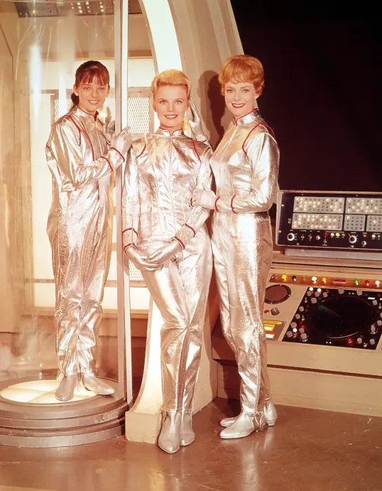 Framed Print : LOST IN SPACE, Angela Cartwright, Marta Kristen, June Lockhart, 1965-1968 Framed Print : LOST IN SPACE, Angela Cartwright, Marta Kristen, June Lockhart, 1965-1968