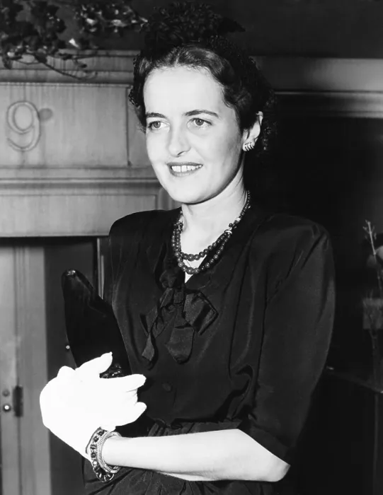 Framed Print : Louise Macy, NYC socialite and magazine editor was engaged to FDR's closet advisor, Harry Hopkins. (CSU_2015_9_1260) Framed Print : Louise Macy, NYC socialite and magazine editor was engaged to FDR's closet advisor, Harry Hopkins. (CSU_2015_9_1260)