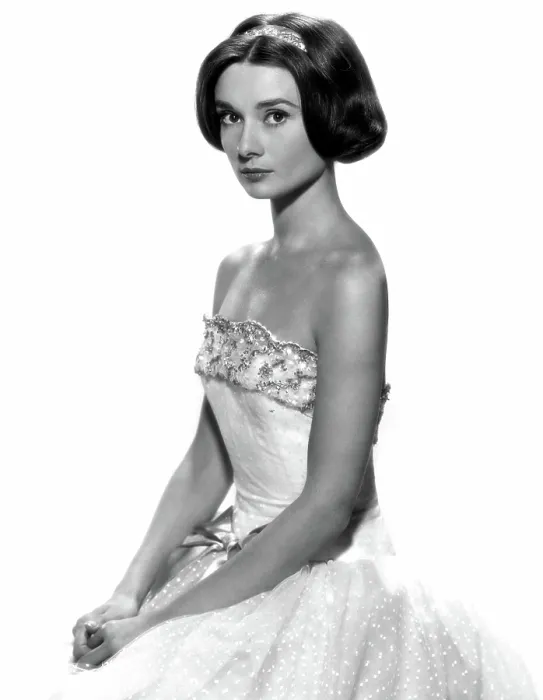 Framed Print : LOVE IN THE AFTERNOON, Audrey Hepburn, 1957