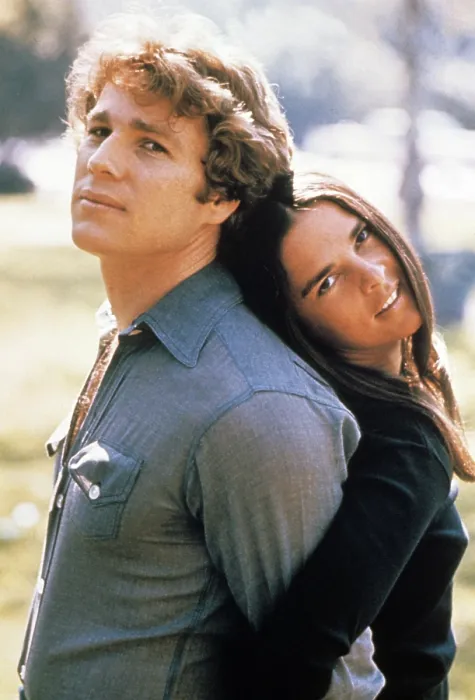Framed Print : LOVE STORY, Ryan O'Neal, Ali MacGraw, 1970
