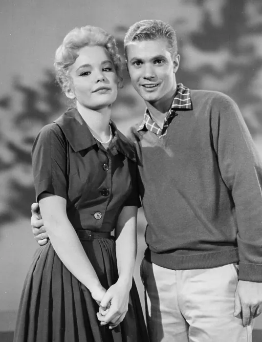 Framed Print : THE MANY LOVES OF DOBIE GILLIS, (aka DOBIE GILLIS), Tuesday Weld, Dwayne Hickman, 1959-63 Framed Print : THE MANY LOVES OF DOBIE GILLIS, (aka DOBIE GILLIS), Tuesday Weld, Dwayne Hickman, 1959-63