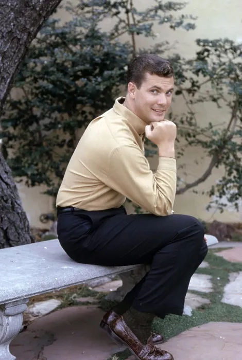 Framed Print : THE MANY LOVES OF DOBIE GILLIS, Dwayne Hickman, (1961), 1959-63