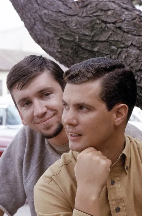 Framed Print : THE MANY LOVES OF DOBIE GILLIS, from left: Bob Denver, Dwayne Hickman, (1961), 1959-63