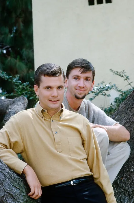 Framed Print : THE MANY LOVES OF DOBIE GILLIS, from left: Dwayne Hickman, Bob Denver, (1961), 1959-63 Framed Print : THE MANY LOVES OF DOBIE GILLIS, from left: Dwayne Hickman, Bob Denver, (1961), 1959-63