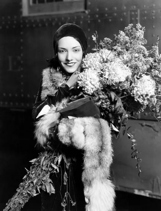 Framed Print : Lupe Velez, returning to Los Angeles from filming Florida location scenes for HELL HARBOR, 1930 Framed Print : Lupe Velez, returning to Los Angeles from filming Florida location scenes for HELL HARBOR, 1930