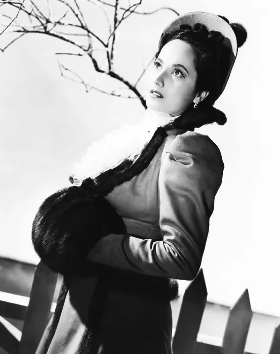 Framed Print : LYDIA, Merle Oberon, 1941