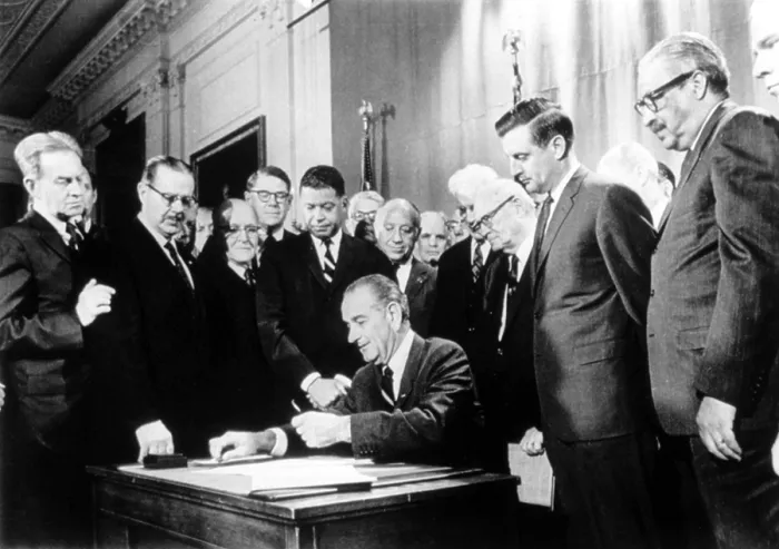 Framed Print : LYNDON JOHNSON, signing civil rights housing law, 04 / 11 / 68.. Courtesy: CSU Archives / Everett Collection Framed Print : LYNDON JOHNSON, signing civil rights housing law, 04 / 11 / 68.. Courtesy: CSU Archives / Everett Collection