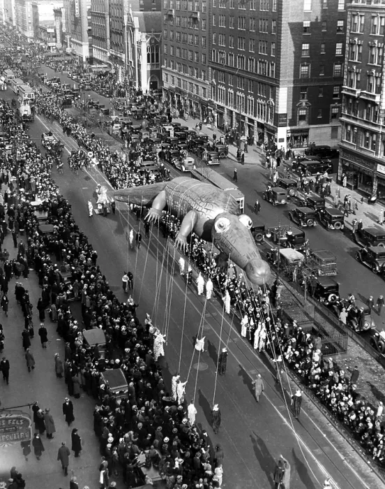 Framed Print : The Macy's Thanksgiving Day Parade, Broadway, New York City, November 24, 1932. Courtesy: CSU Archives / Everett Collection Framed Print : The Macy's Thanksgiving Day Parade, Broadway, New York City, November 24, 1932. Courtesy: CSU Archives / Everett Collection