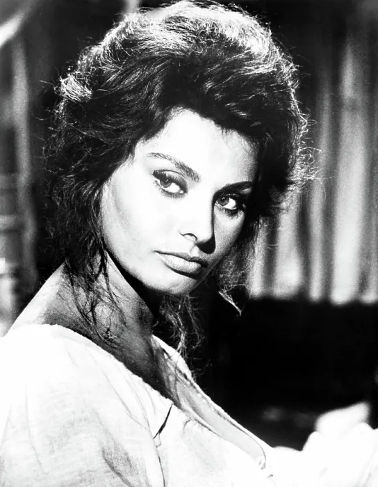 Framed Print : MADAME, (aka MADAME SANS-GENE), Sophia Loren, 1961