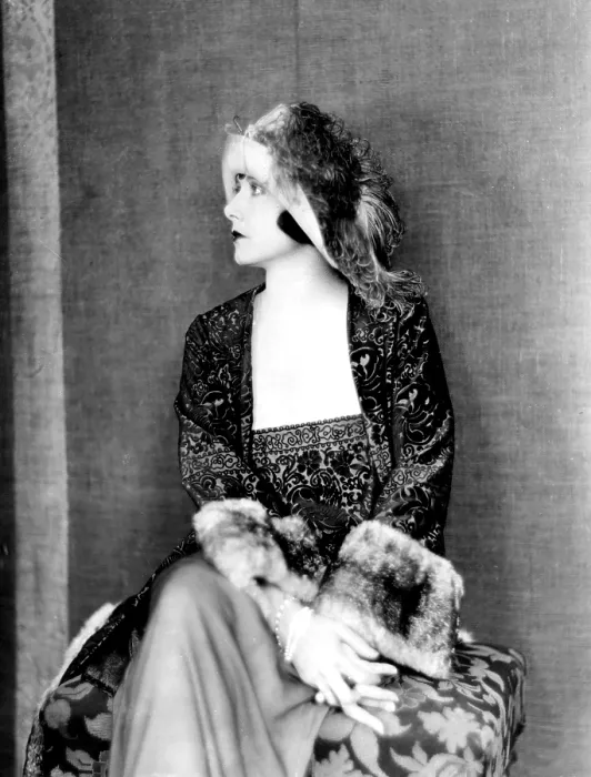 Framed Print : Mae Busch, ca. mid-1920s Framed Print : Mae Busch, ca. mid-1920s