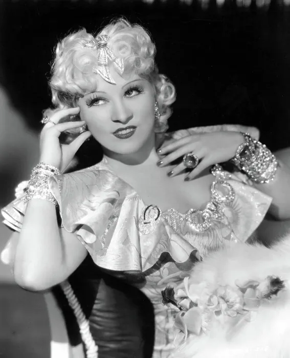 Framed Print : MAE WEST, 1936 Framed Print : MAE WEST, 1936