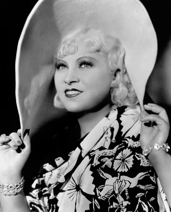 Framed Print : Mae West, ca. 1933 Framed Print : Mae West, ca. 1933