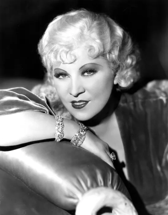 Framed Print : MAE WEST, portrait Framed Print : MAE WEST, portrait