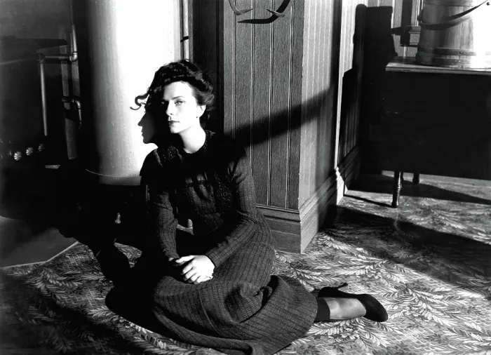 Framed Print : THE MAGNIFICENT AMBERSONS, Agnes Moorehead, 1942 Framed Print : THE MAGNIFICENT AMBERSONS, Agnes Moorehead, 1942