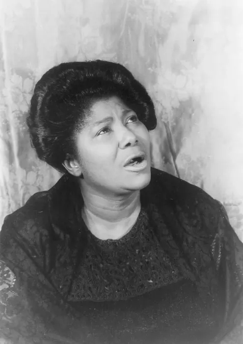 Framed Print : Mahalia Jackson, portrait by Carl Van Vechten, April 16, 1962