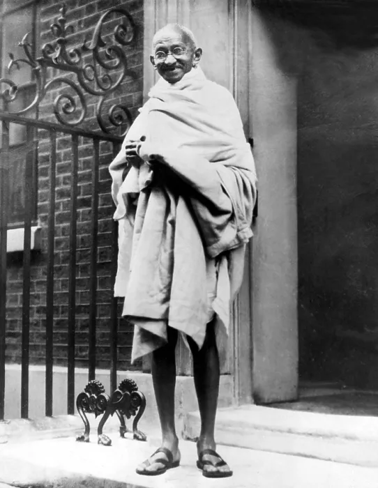 Framed Print : Mahatma Gandhi in1931.. Courtesy: CSU Archives / Everett Collection Framed Print : Mahatma Gandhi in1931.. Courtesy: CSU Archives / Everett Collection