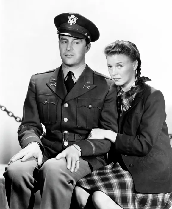 Framed Print : THE MAJOR AND THE MINOR, Ray Milland, Ginger Rogers, 1942 Framed Print : THE MAJOR AND THE MINOR, Ray Milland, Ginger Rogers, 1942