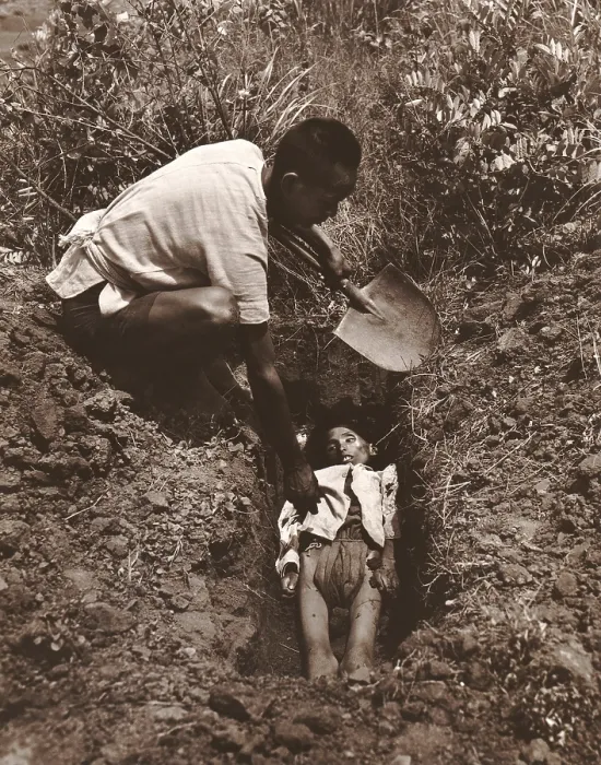 Framed Print : Man burying a child in a shallow grave in a rural Hengyang or Yunnan Province, China. 1946 photo by Arthur Rothstein. - (BSLOC_2014_15_149)