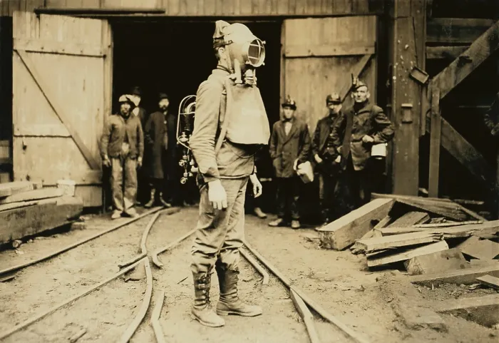 Framed Print : Man equipped with Draeger Oxygen Helmet, about to enter a coal mine in Pennsylvania. January 1911 photo by Lewis Hine Framed Print : Man equipped with Draeger Oxygen Helmet, about to enter a coal mine in Pennsylvania. January 1911 photo by Lewis Hine