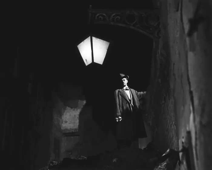 Framed Print : THE THIRD MAN, Joseph Cotten, 1949
