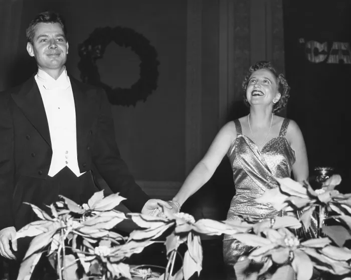 Framed Print : Margaret Truman acknowledges the audience applause at Carnegie Hall. With her is Robert Shaw, leader of the male chorus of the radio broadcast. Dec. 20, 1949 Framed Print : Margaret Truman acknowledges the audience applause at Carnegie Hall. With her is Robert Shaw, leader of the male chorus of the radio broadcast. Dec. 20, 1949