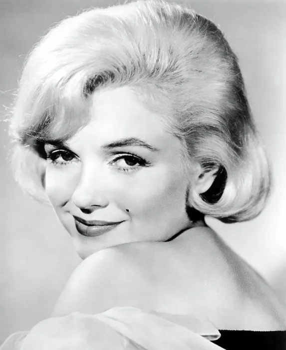 Framed Print : MARILYN MONROE, c. 1960s Framed Print : MARILYN MONROE, c. 1960s