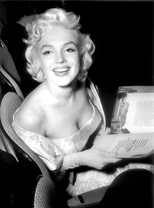 Framed Print : Marilyn Monroe at premiere of EAST OF EDEN, 1955