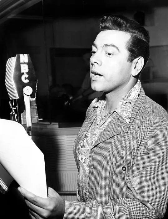 Framed Print : MARIO LANZA on his radio show The Mario Lanza Show, 3-21-52 Framed Print : MARIO LANZA on his radio show The Mario Lanza Show, 3-21-52