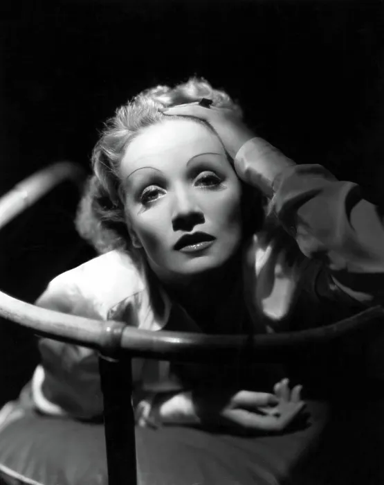 Framed Print : Marlene Dietrich. ca. 1932