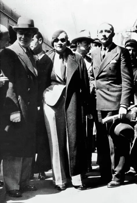Framed Print : Marlene Dietrich and husband Rudolph Sieber in France, 1933. Courtesy: CSU Archives  /  Everett Collection