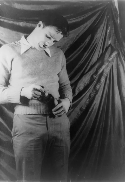 Framed Print : Marlon Brando, portrait by Carl Van Vechten, December 27, 1948 Framed Print : Marlon Brando, portrait by Carl Van Vechten, December 27, 1948