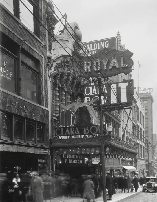 Framed Print : Marquee advertises the movie, IT, starring Clara Bow, on the Royal theater, Kansas City, MO, 1927