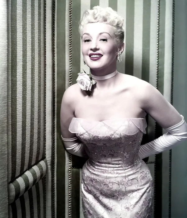 Framed Print : HOW TO MARRY A MILLIONAIRE, Betty Grable, 1953. TM & Copyright 20th Century Fox Film Corp. / courtesy Everett Collection