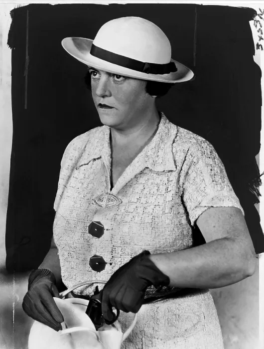 Framed Print : Mary Agnes Shanley, New York City detective, half-length portrait, facing left, pulling a pistol out of her handbag Framed Print : Mary Agnes Shanley, New York City detective, half-length portrait, facing left, pulling a pistol out of her handbag
