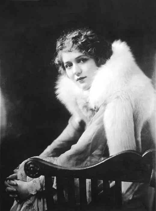 Framed Print : MARY PICKFORD, 1918 Framed Print : MARY PICKFORD, 1918