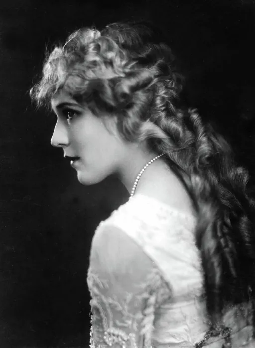 Framed Print : Mary Pickford, c. 1918 Framed Print : Mary Pickford, c. 1918
