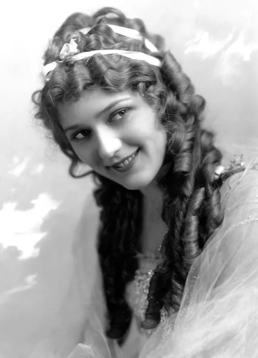 Framed Print : Mary Pickford, ca. 1918 Framed Print : Mary Pickford, ca. 1918