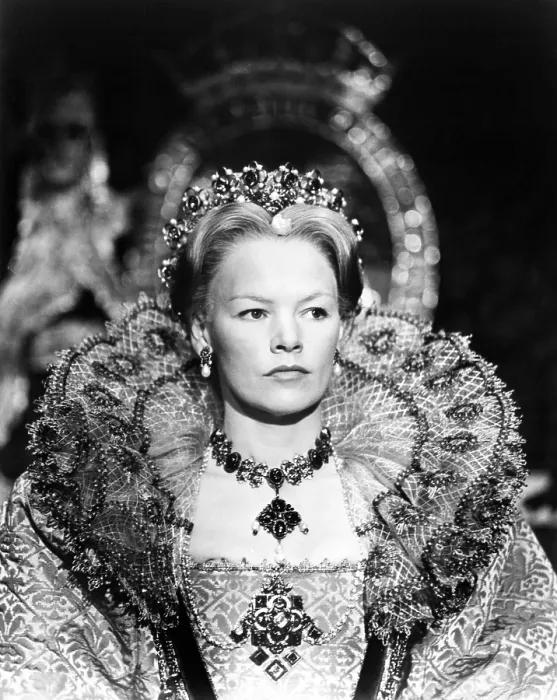 Framed Print : MARY, QUEEN OF SCOTS, Glenda Jackson, 1971 Framed Print : MARY, QUEEN OF SCOTS, Glenda Jackson, 1971