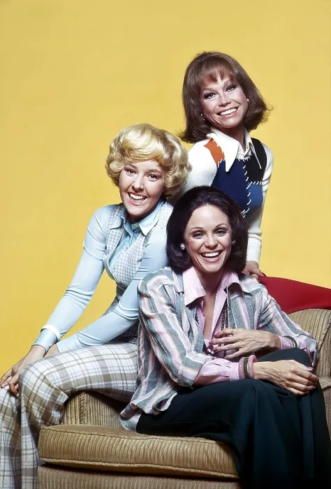 Framed Print : THE MARY TYLER MOORE SHOW, from left: Georgia Engel, Valerie Harper, Mary Tyler Moore (top), (1973), 1970-77