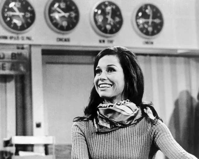 Framed Print : THE MARY TYLER MOORE SHOW, Mary Tyler Moore, 1970-77 Framed Print : THE MARY TYLER MOORE SHOW, Mary Tyler Moore, 1970-77
