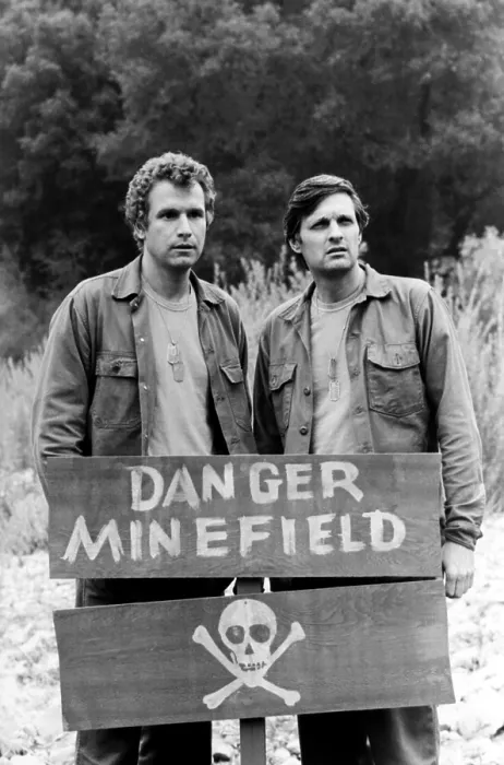 Framed Print : MASH, (aka M*A*S*H*), from left: Wayne Rogers, Alan Alda, Kim, season 2, ep. 6, aired 10 / 20 / 1973, (1972-1983)