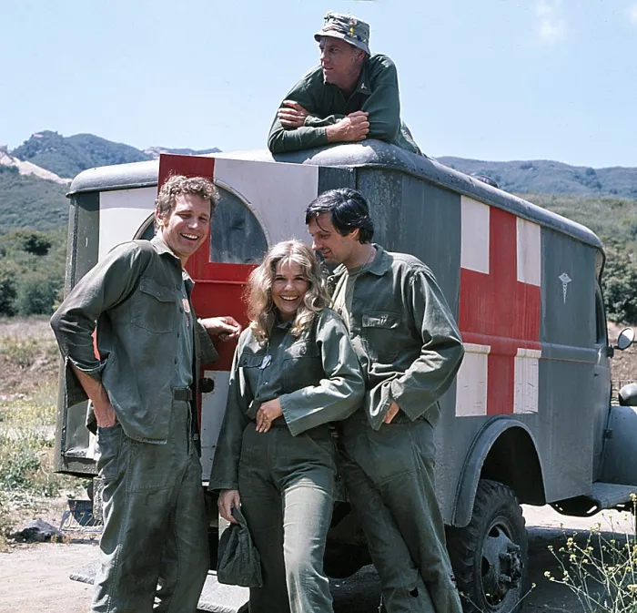 Framed Print : MASH, (aka M*A*S*H*), from left: Wayne Rogers, Loretta Swit, McLean Stevenson (top), Alan Alda, 1973, (1972-1983)