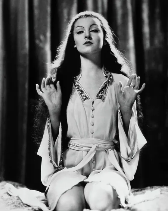 Framed Print : THE MASK OF FU MANCHU, Myrna Loy, 1932 Framed Print : THE MASK OF FU MANCHU, Myrna Loy, 1932